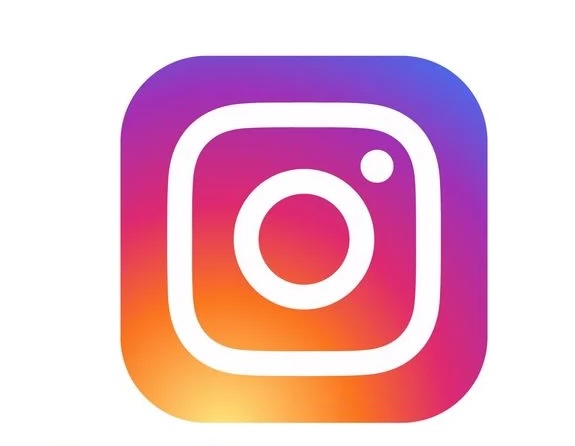 Free Instagram Logo Vector 1 copia